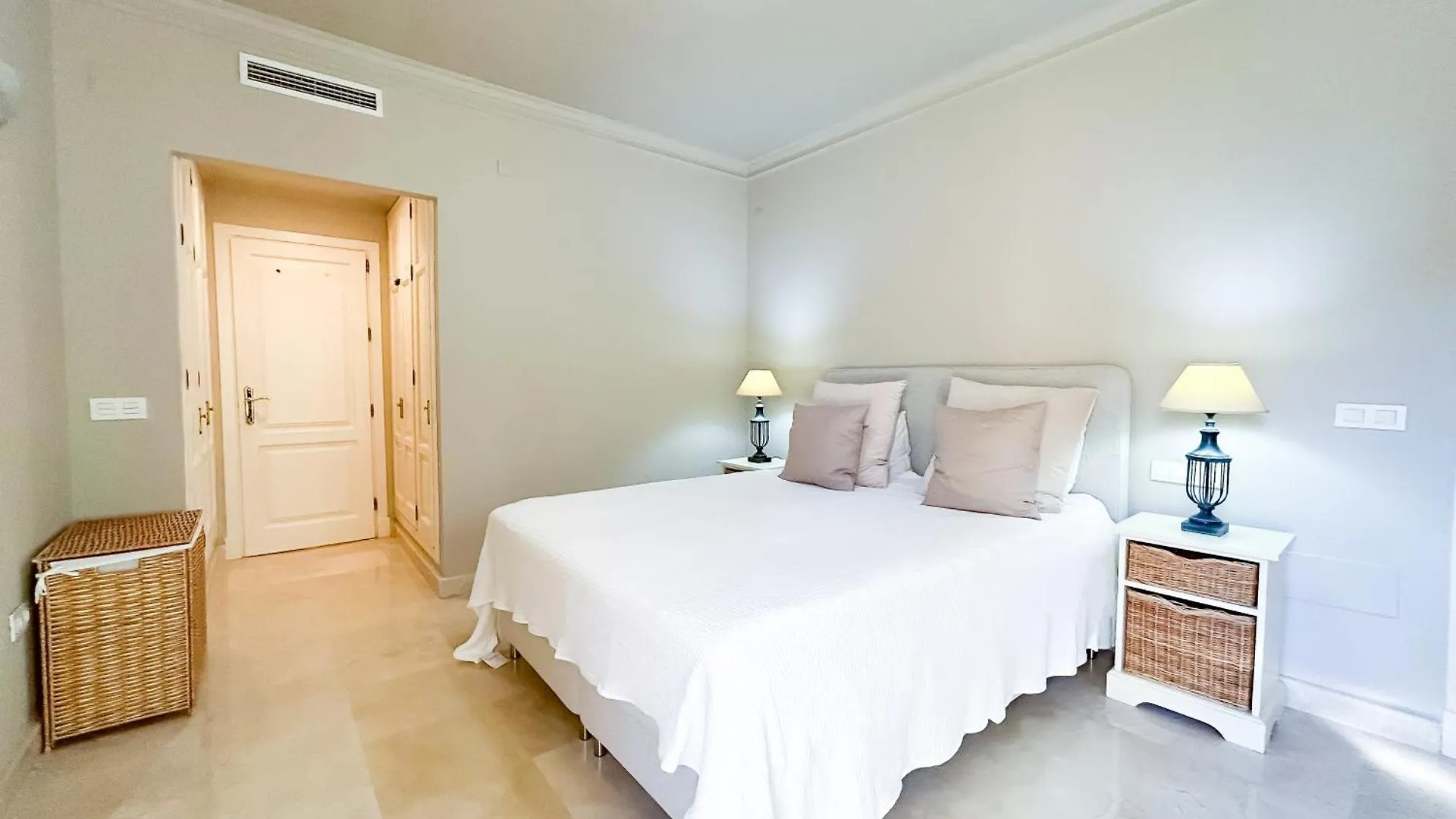 Beach & Golf Apartment In Casares Costa
