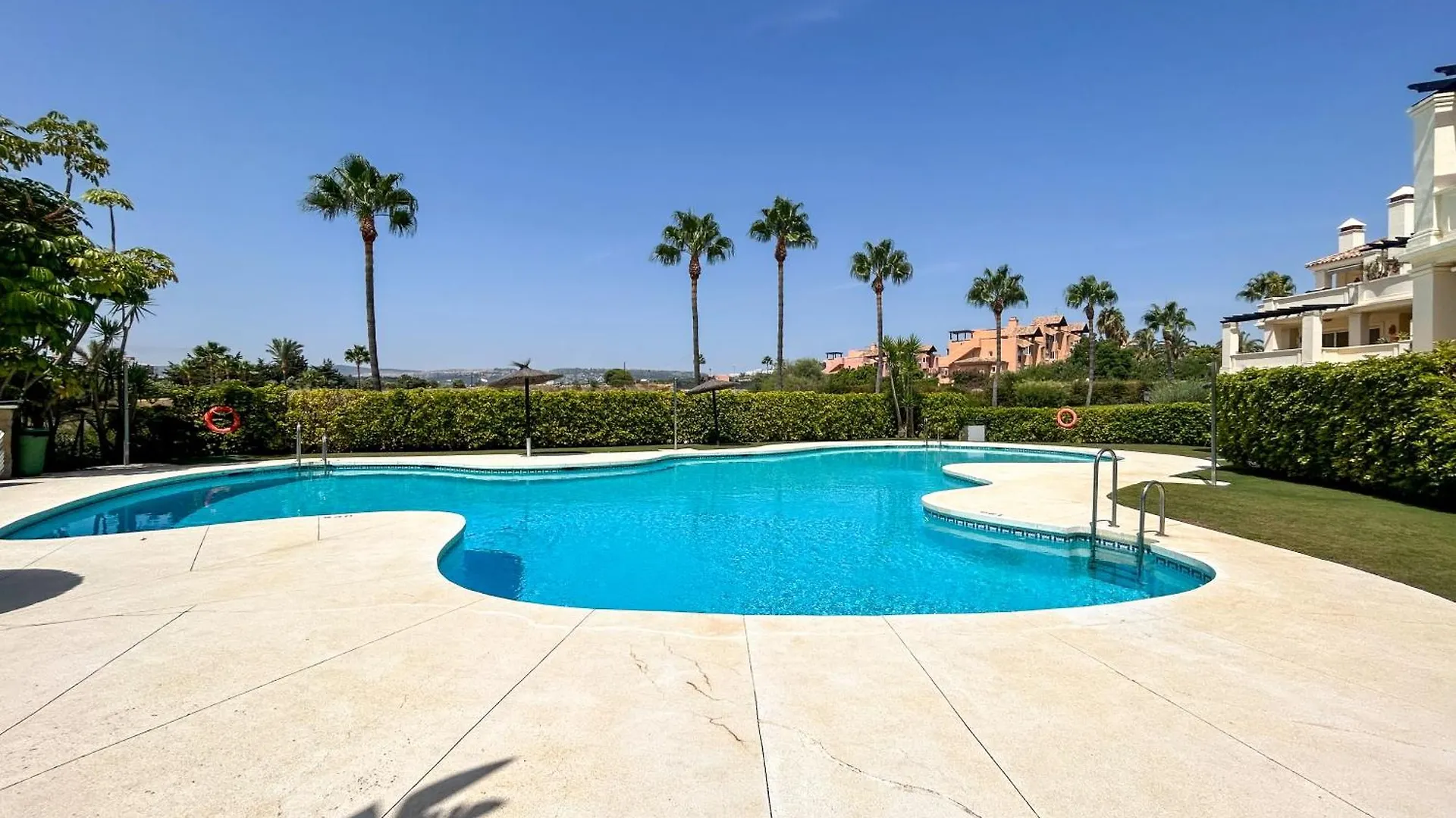 Beach & Golf Apartment In Casares Costa