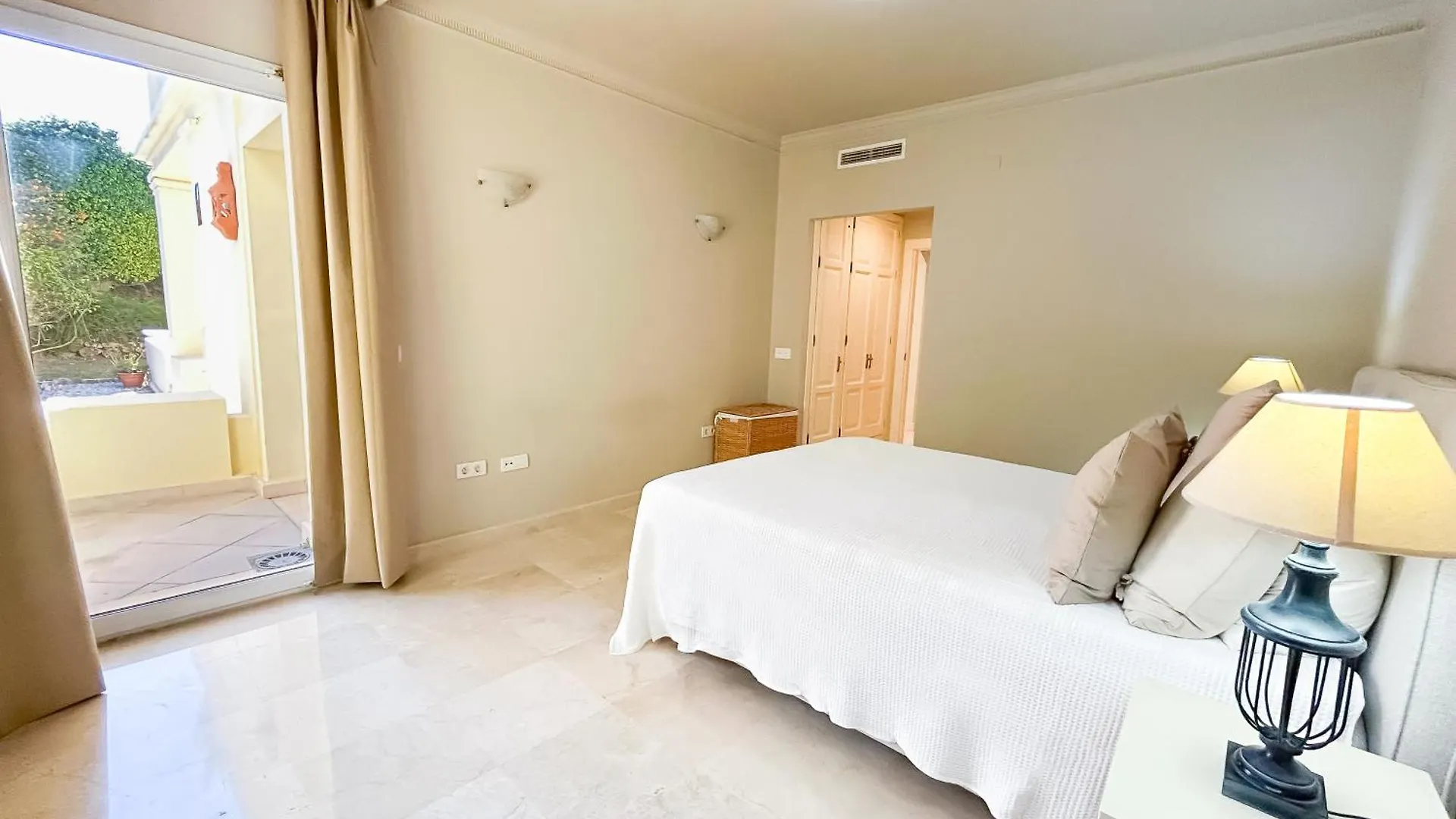 Beach & Golf Apartment In Casares Costa