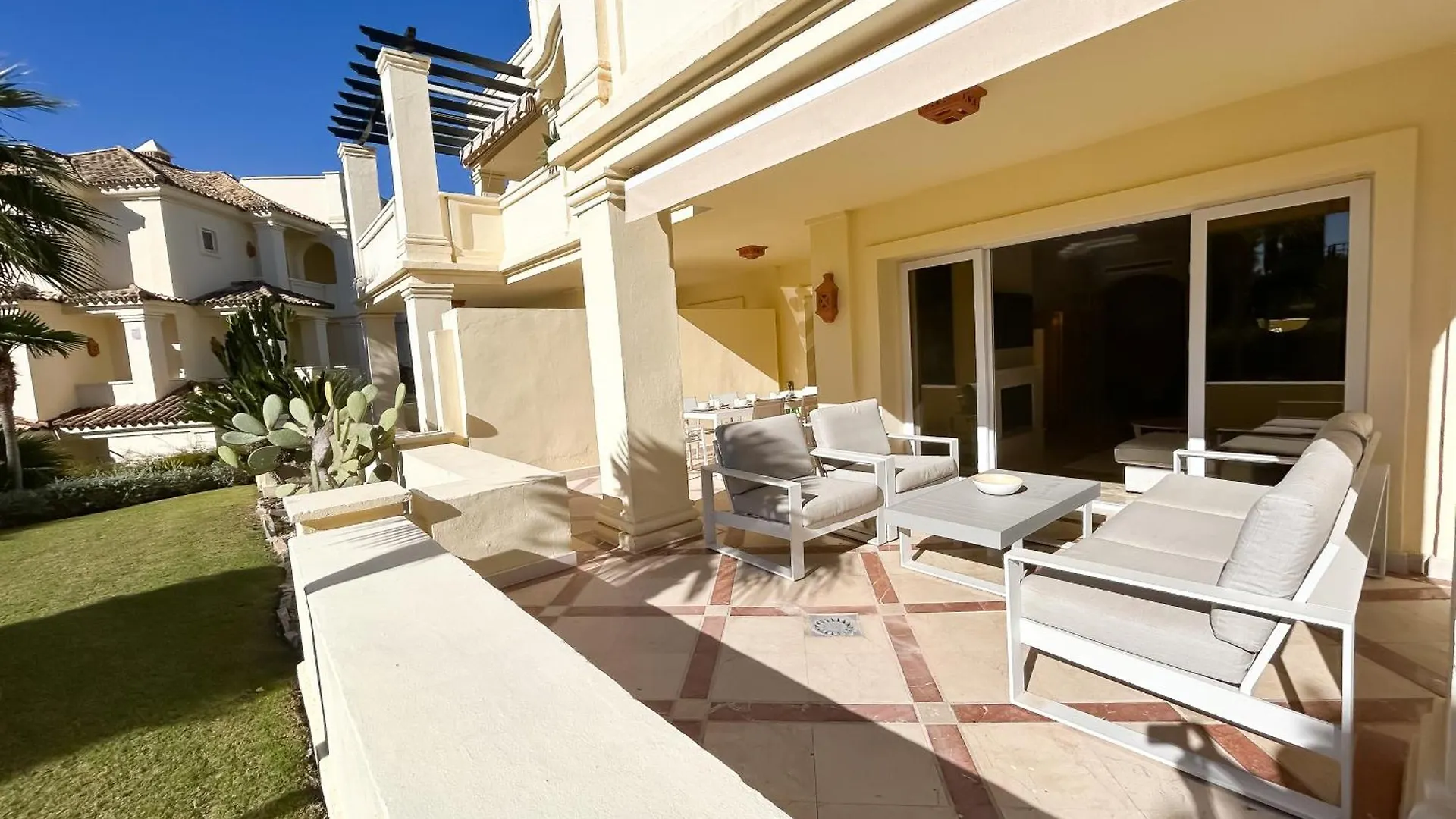 Beach & Golf Apartment In Casares Costa